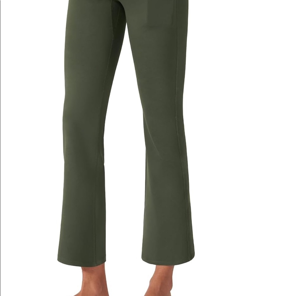 Women’s maternity lounge pants.